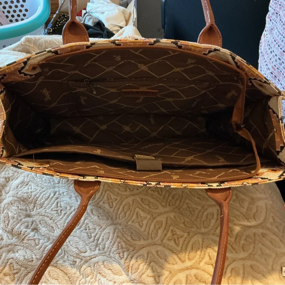 Wrangler Southwestern Aztec Print Tote Bag Cream Brown Faux Leather